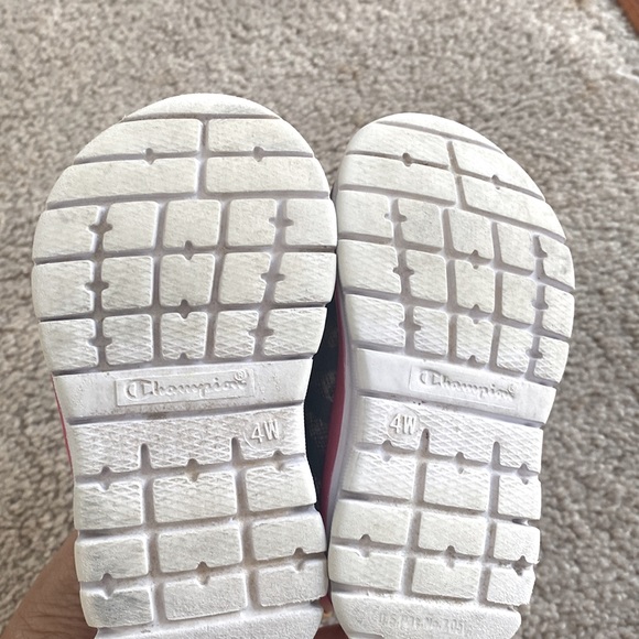 3 Pair of Kids Shoes - Picture 4 of 11